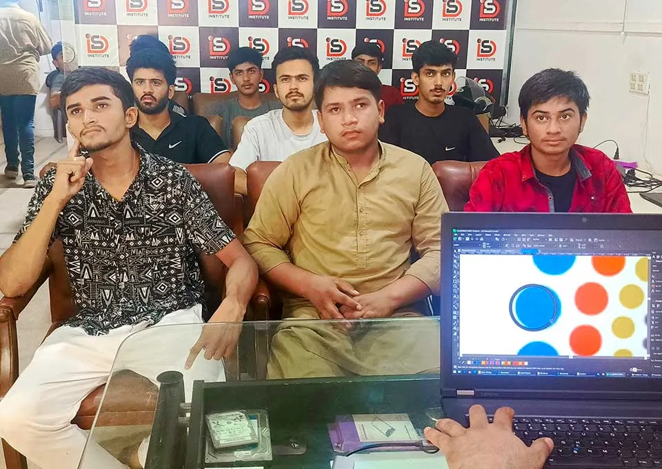 graphic designing course class